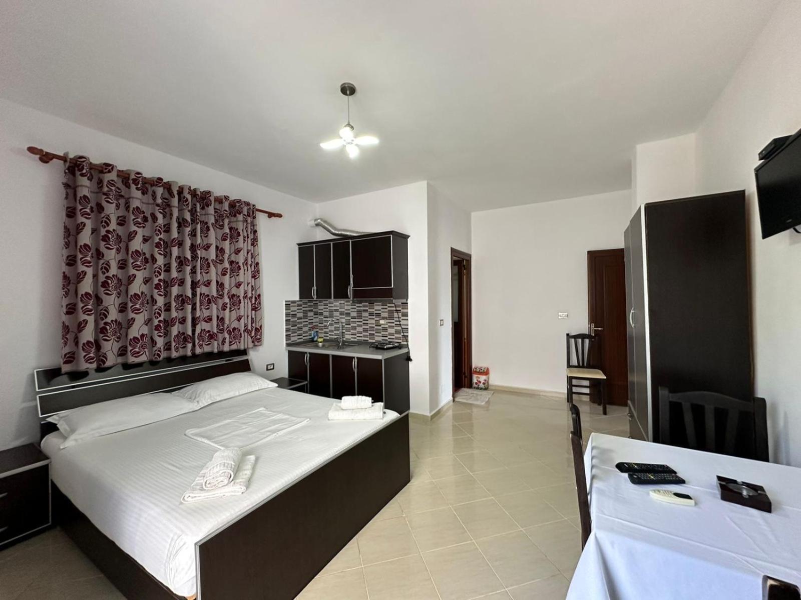 Esmeralda Hotel & Restaurant Ksamil Ngoại thất bức ảnh